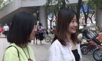 街头采访爆料女生视频播放,女生视频播放背后的真实故事